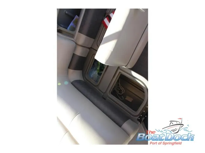 Slide: The Image of Party Barge 22 RF DLX 2023 - 16