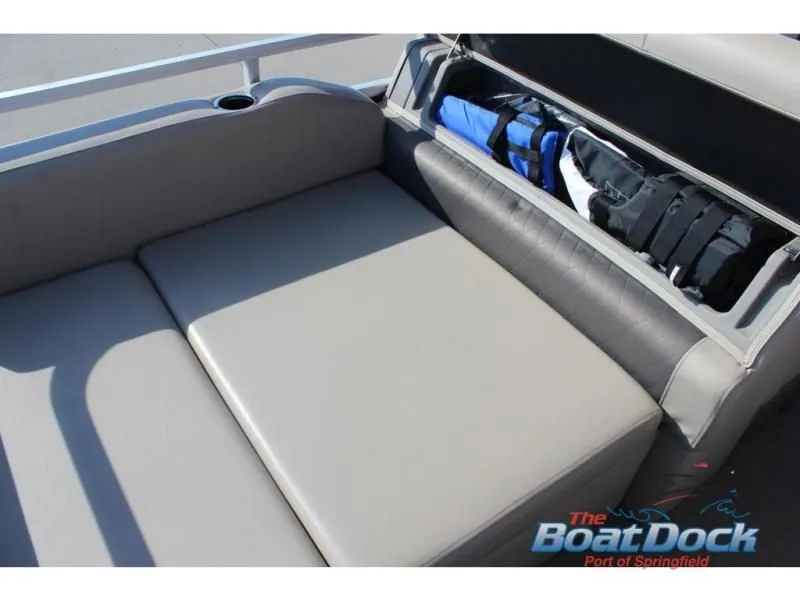 Slide: The Image of Party Barge 22 RF DLX 2023 - 18