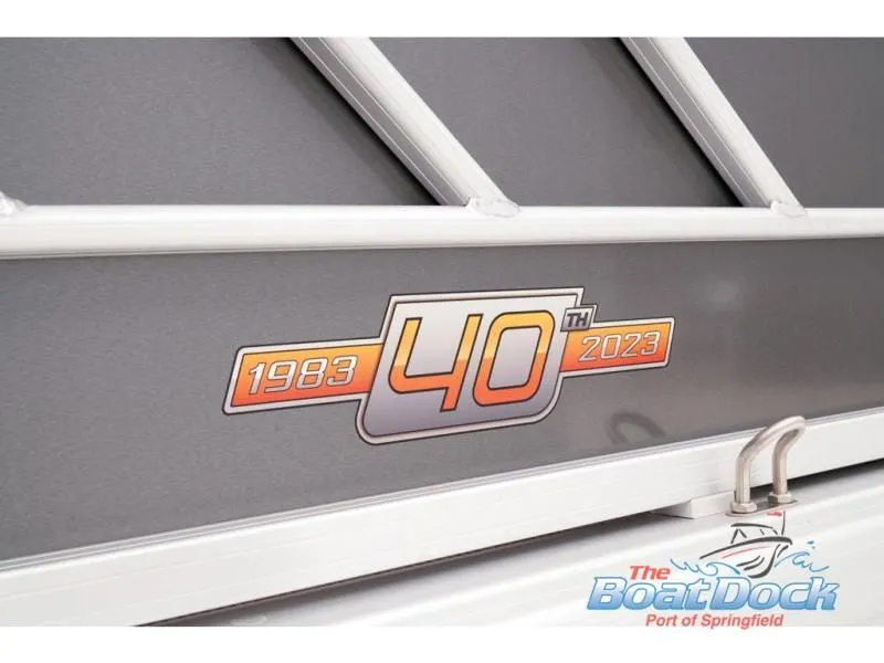 Slide: The Image of Party Barge 22 RF DLX 2023 - 35