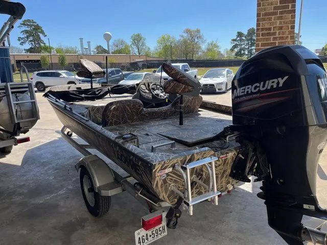 Slide: The Image of Lowe Stinger 18 2014 - 3