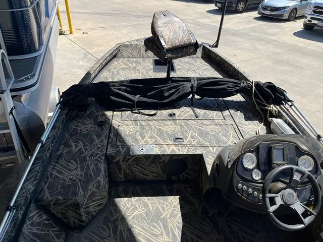 Slide: The Image of Lowe Stinger 18 2014 - 4