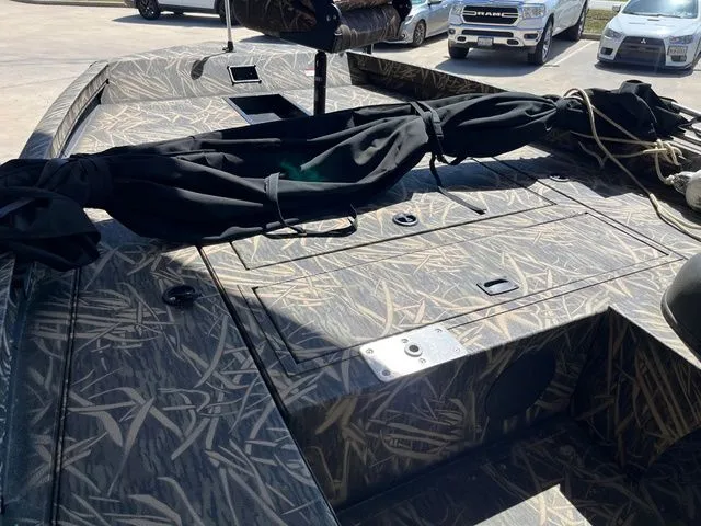 Slide: The Image of Lowe Stinger 18 2014 - 8