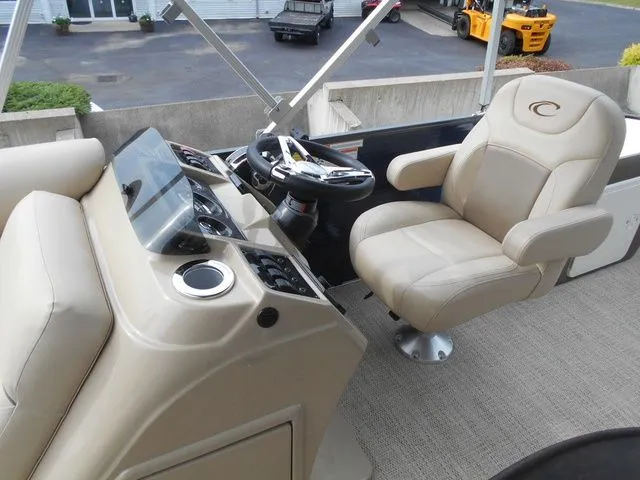 Slide: The Image of Crest Classic Fish 220 SF 2022 - 16