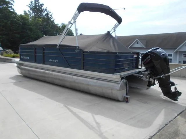 Slide: The Image of Crest Classic Fish 220 SF 2022 - 22