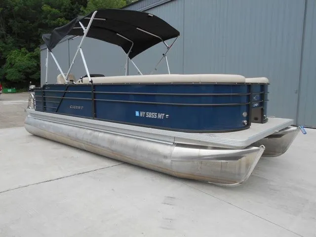 Slide: The Image of Crest Classic Fish 220 SF 2022 - 3