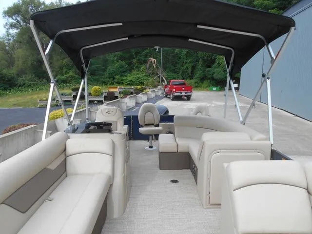 Slide: The Image of Crest Classic Fish 220 SF 2022 - 9