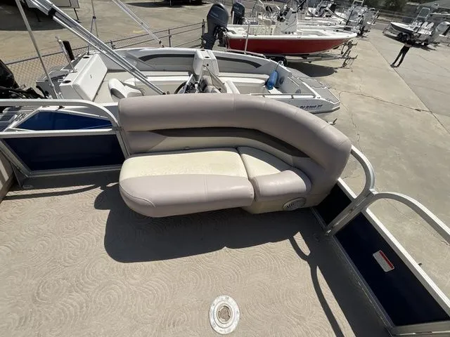 Slide: The Image of Sun Tracker 22 PB 2014 - 11