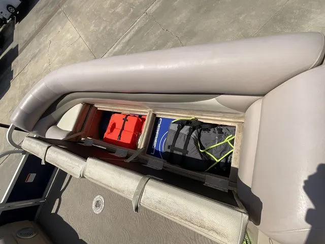 Slide: The Image of Sun Tracker 22 PB 2014 - 13