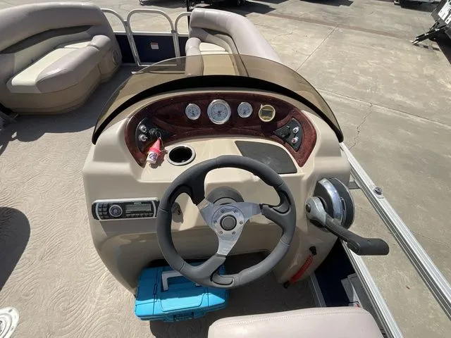 Slide: The Image of Sun Tracker 22 PB 2014 - 19