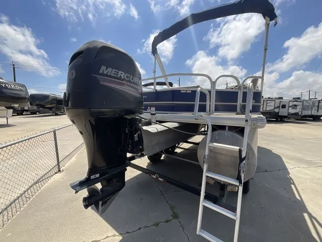 Slide: The Image of Sun Tracker 22 PB 2014 - 7