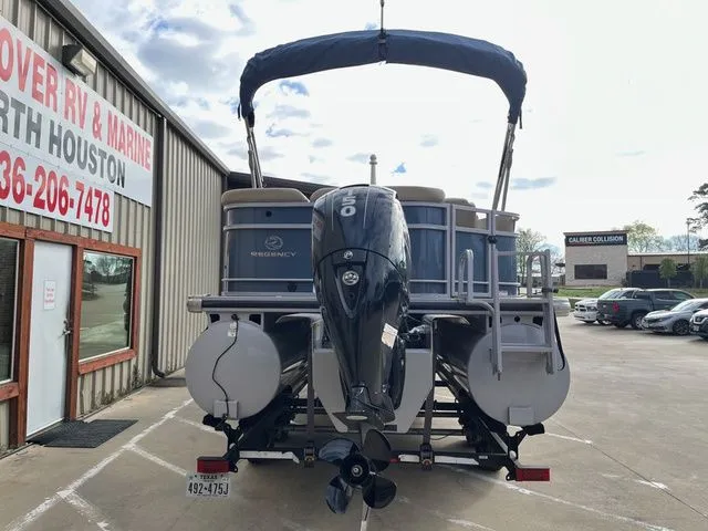 Slide: The Image of Regency 220 DL3 2017 - 11