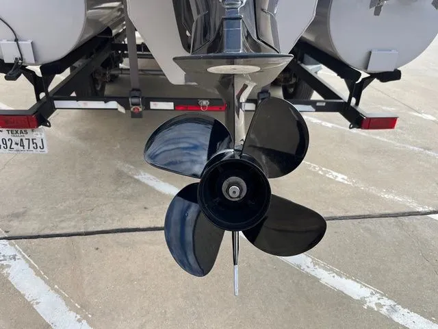 Slide: The Image of Regency 220 DL3 2017 - 12