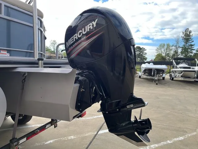 Slide: The Image of Regency 220 DL3 2017 - 13