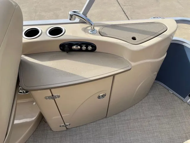 Slide: The Image of Regency 220 DL3 2017 - 17