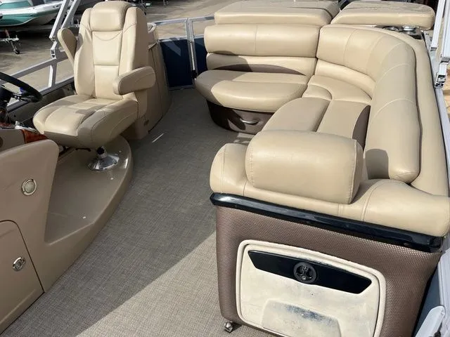 Slide: The Image of Regency 220 DL3 2017 - 19