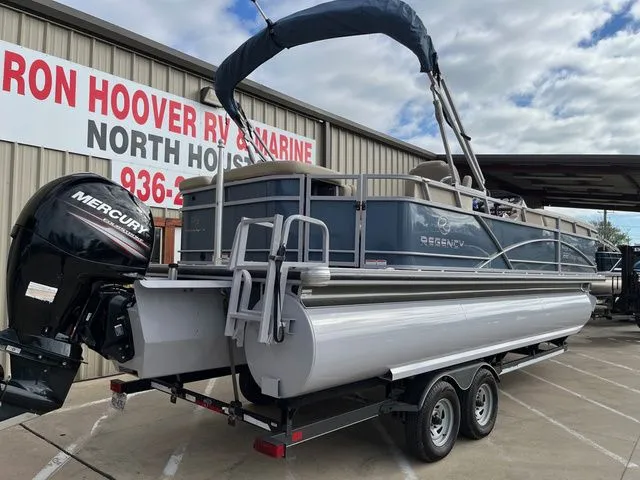 Slide: The Image of Regency 220 DL3 2017 - 7