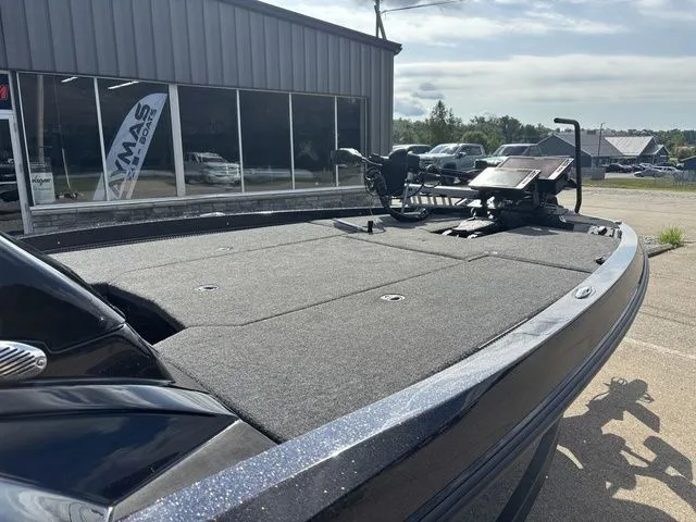 Slide: The Image of Ikon VLX 20 2025 - 10