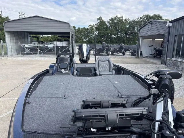 Slide: The Image of Ikon VLX 20 2025 - 13