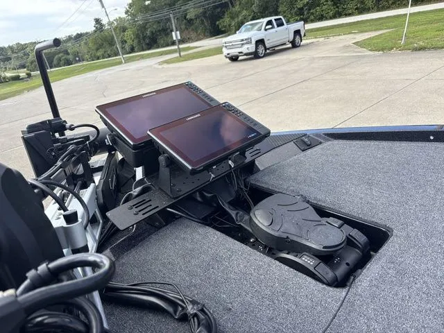 Slide: The Image of Ikon VLX 20 2025 - 18