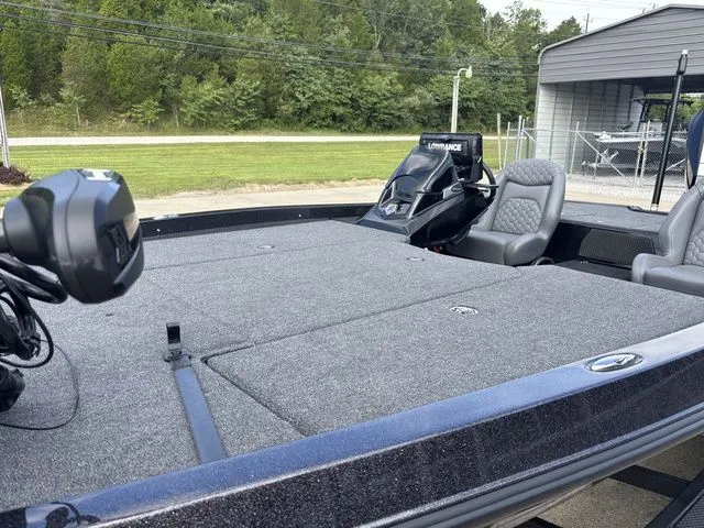 Slide: The Image of Ikon VLX 20 2025 - 19