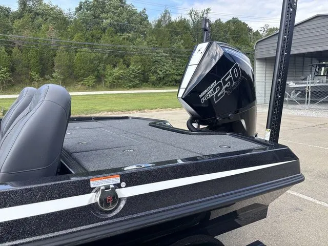 Slide: The Image of Ikon VLX 20 2025 - 21