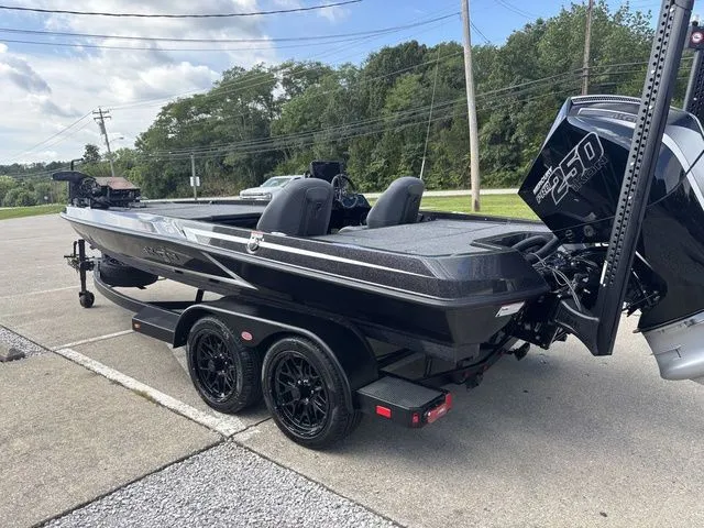 Slide: The Image of Ikon VLX 20 2025 - 22