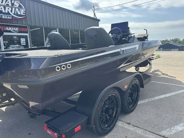 Slide: The Image of Ikon VLX 20 2025 - 4