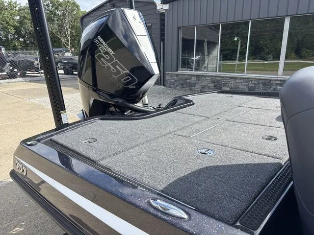 Slide: The Image of Ikon VLX 20 2025 - 6