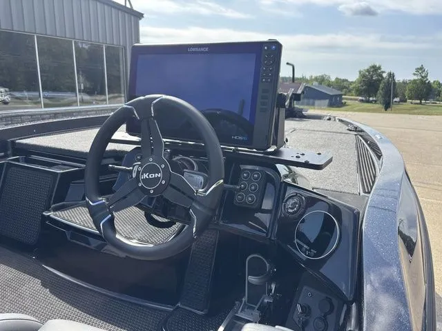 Slide: The Image of Ikon VLX 20 2025 - 7