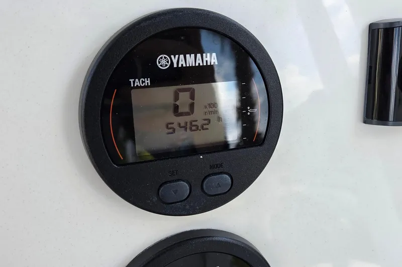 Slide: The Image of Yamaha tachometer on 2023 Key West 219 FS boat, displaying 546.2 hours. - 21