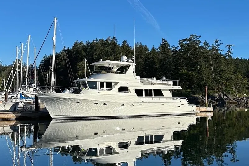 The Image of Ocean Alexander 700 Classicco yacht cruising on calm waters, 2003 model. - 0