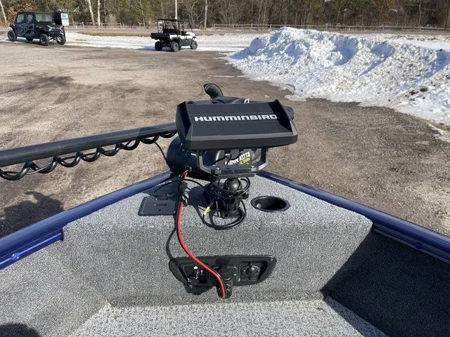 Slide: The Image of Tracker Pro Guide V-175 WT 2023 - 23