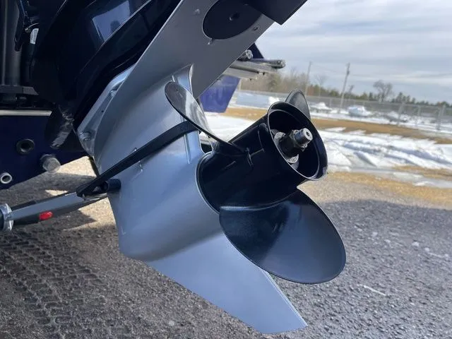 Slide: The Image of Tracker Pro Guide V-175 WT 2023 - 8