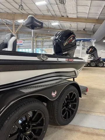 Slide: The Image of Phoenix Bass Boat 921 Elite X 2026 - 4