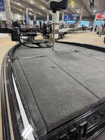 Slide: The Image of Phoenix Bass Boat 921 Elite X 2026 - 6