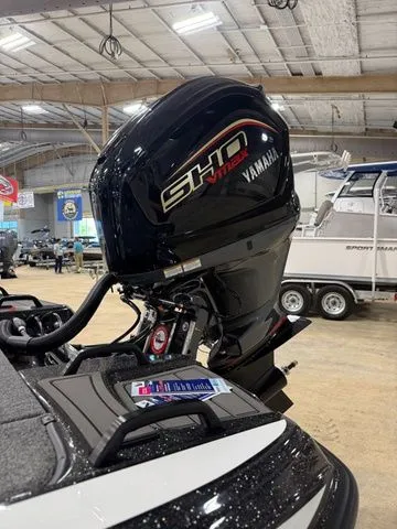 Slide: The Image of Phoenix Bass Boat 921 Elite X 2026 - 7