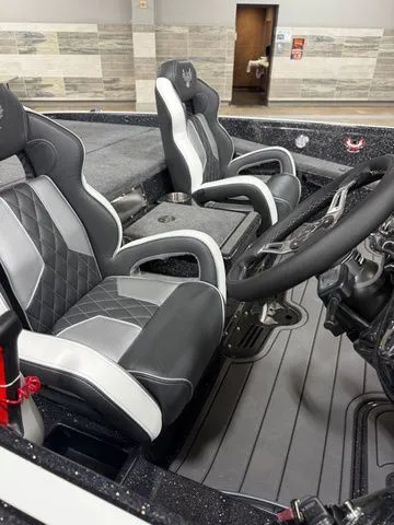 Slide: The Image of Phoenix Bass Boat 921 Elite X 2026 - 9