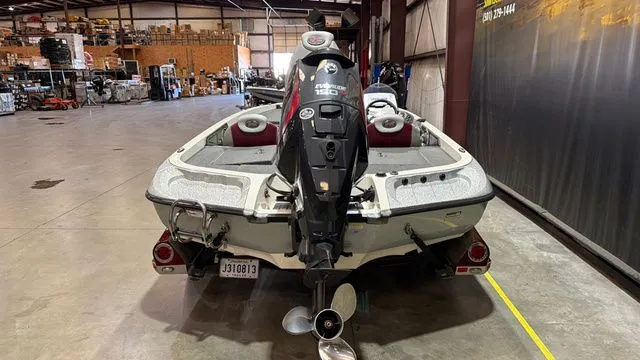 Slide: The Image of 2015 Ranger Z118C boat with Evinrude E-Tec 150 engine in warehouse. - 4
