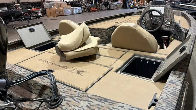 Slide: The Image of Xpress H18 W/Yamaha 115 "SHO" 2023 - 10