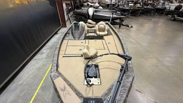 Slide: The Image of Xpress H18 W/Yamaha 115 "SHO" 2023 - 19