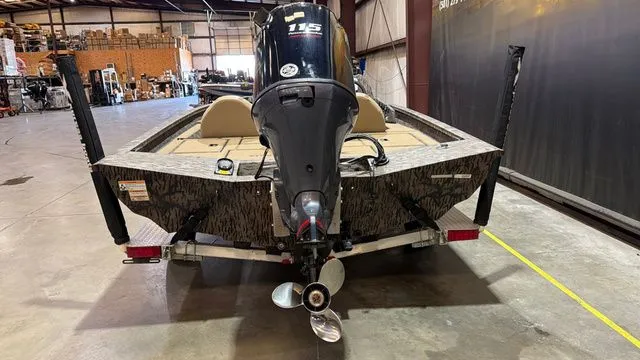 Slide: The Image of Xpress H18 W/Yamaha 115 "SHO" 2023 - 4