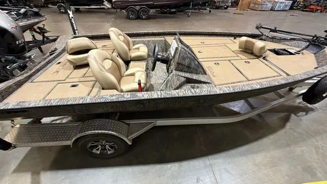 Slide: The Image of Xpress H18 W/Yamaha 115 "SHO" 2023 - 6