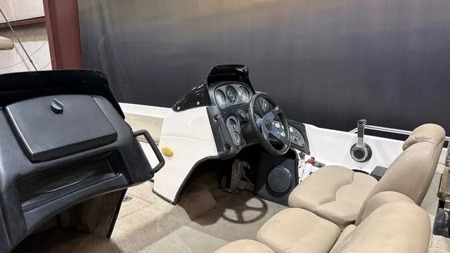 Slide: The Image of Skeeter ZX202C W/Yamaha 200 1999 - 11