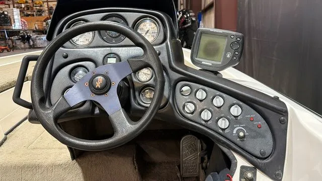 Slide: The Image of Skeeter ZX202C W/Yamaha 200 1999 - 12