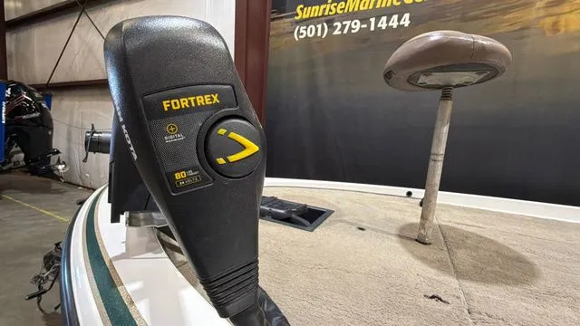 Slide: The Image of Skeeter ZX202C W/Yamaha 200 1999 - 19