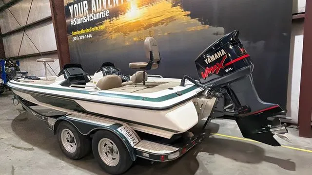 Slide: The Image of Skeeter ZX202C W/Yamaha 200 1999 - 3