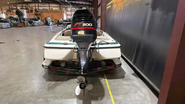 Slide: The Image of Skeeter ZX202C W/Yamaha 200 1999 - 4