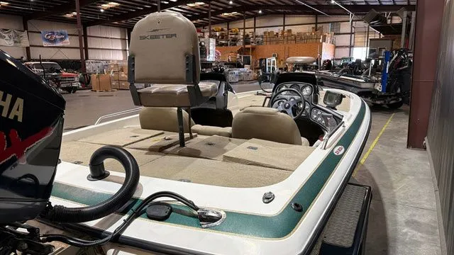 Slide: The Image of Skeeter ZX202C W/Yamaha 200 1999 - 5