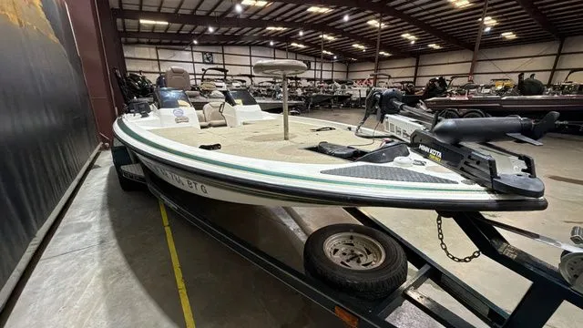 Slide: The Image of Skeeter ZX202C W/Yamaha 200 1999 - 7