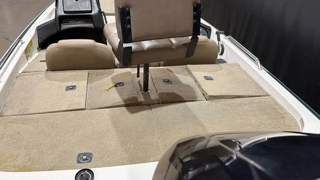 Slide: The Image of Skeeter ZX202C W/Yamaha 200 1999 - 9